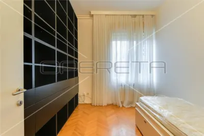 Appartement Quatre Chambres à Louer à Zagreb, Rue Vinkoviceva - foto 9
