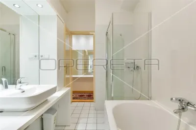 Appartement Quatre Chambres à Louer à Zagreb, Rue Vinkoviceva - foto 10