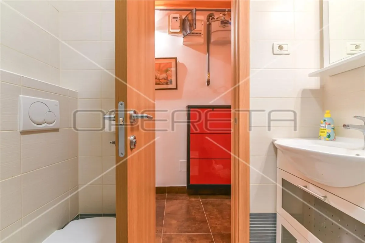 Appartement Deux Chambres à Louer à Zagreb, Vrbik - foto 11