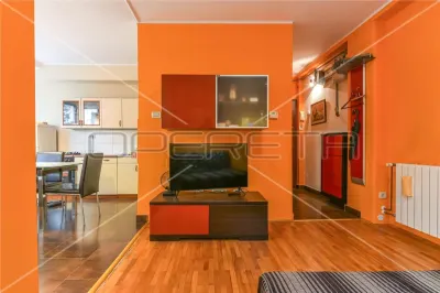 Appartement Deux Chambres à Louer à Zagreb, Vrbik - foto 4