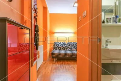 Appartement Deux Chambres à Louer à Zagreb, Vrbik - foto 6