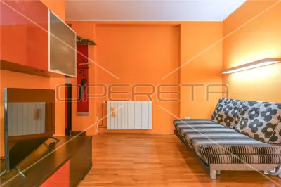Appartement Deux Chambres à Louer à Zagreb, Vrbik - foto 7