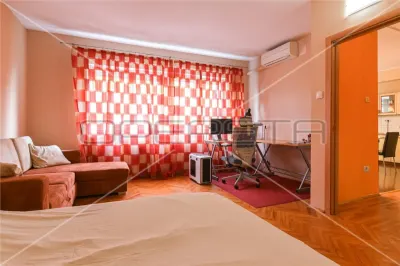 Appartement Deux Chambres à Louer à Zagreb, Vrbik - foto 9