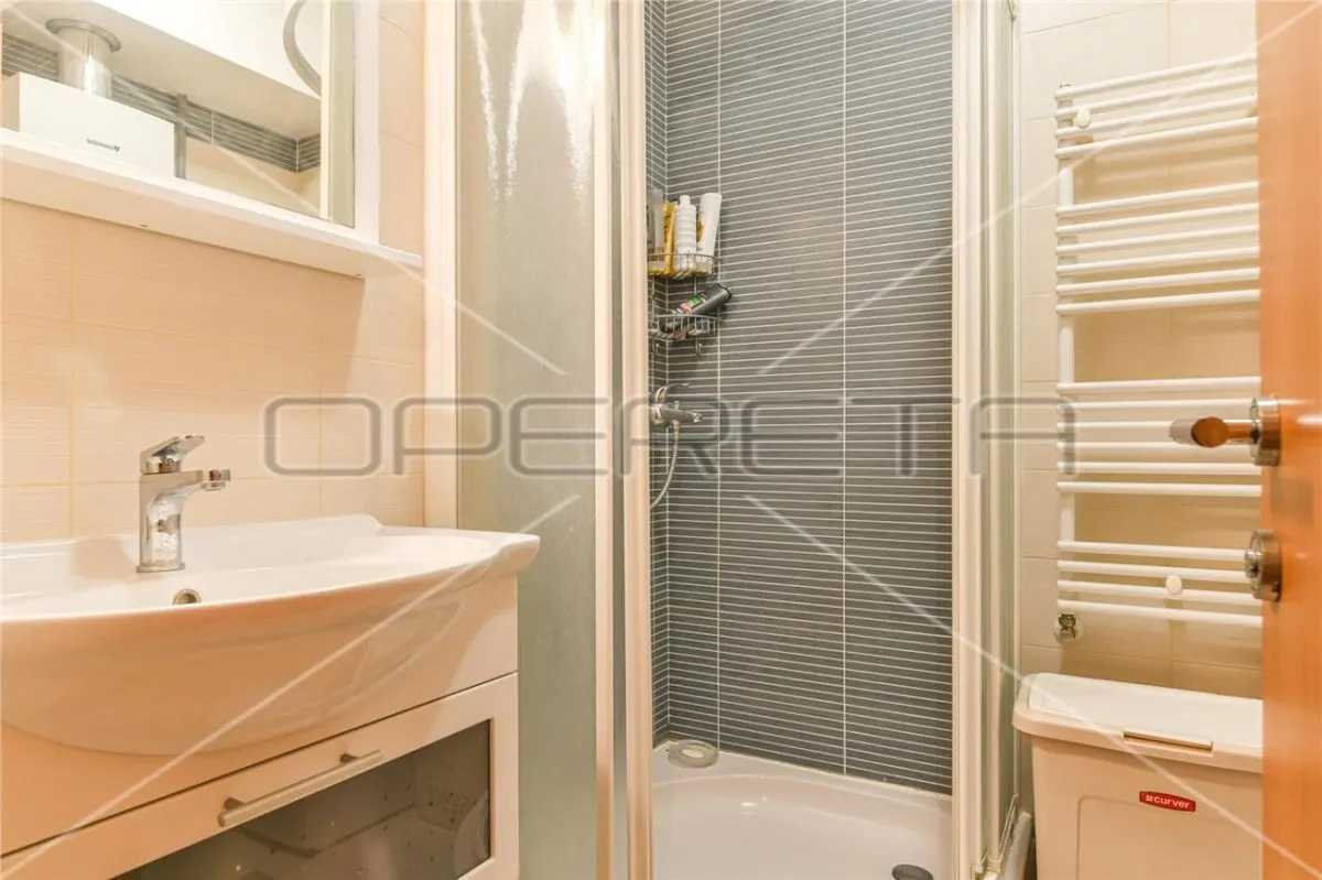 Appartement Deux Chambres à Louer à Zagreb, Vrbik - foto 10