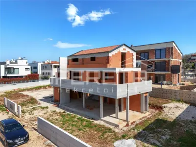 Luxury Semi-Detached Villa with Pool and Sea View for Sale in Porec, Croatia - foto 11