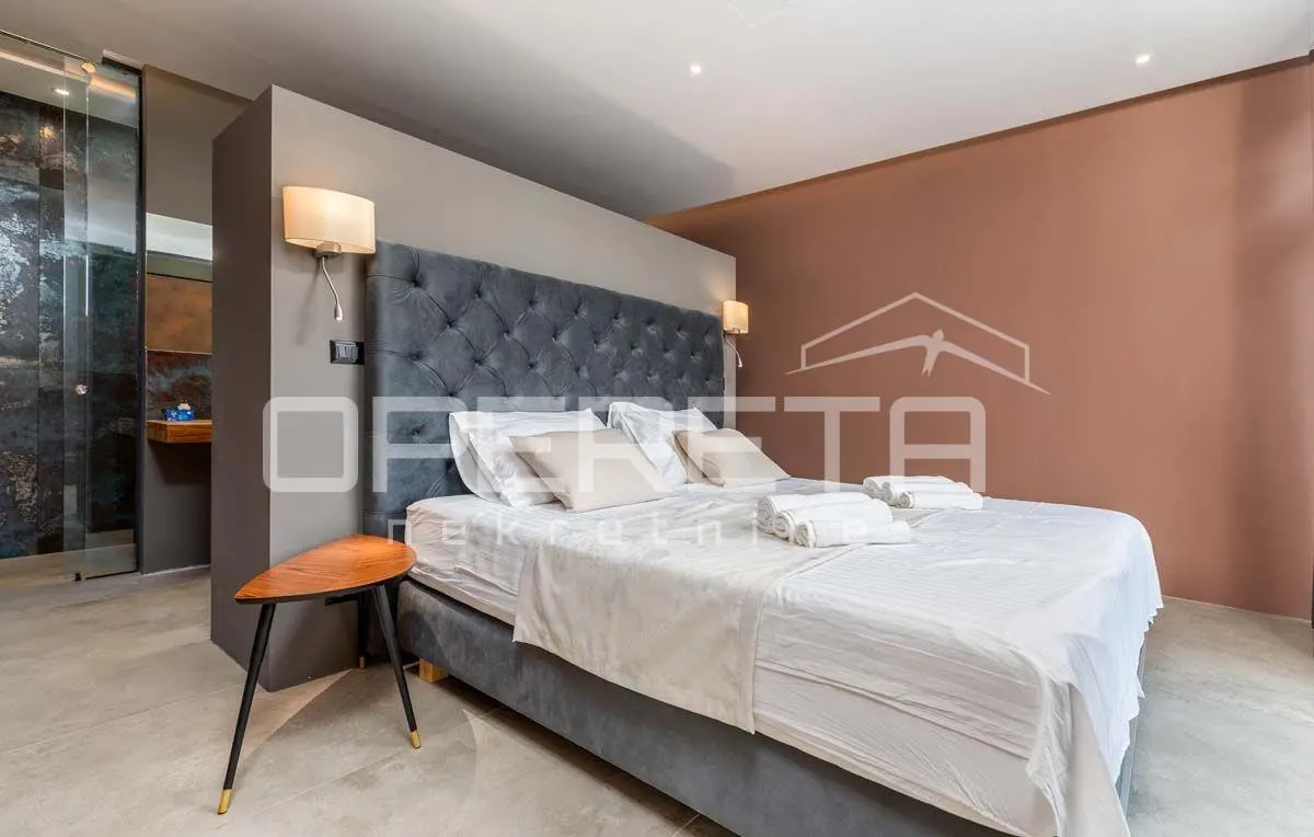 Villa de Lujo en Venta en Liznjan, Croacia - foto 11