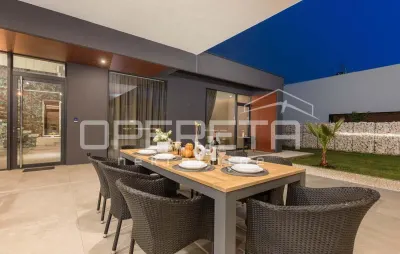 Villa de Lujo en Venta en Liznjan, Croacia - foto 15