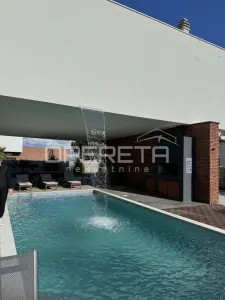 Villa de Lujo en Venta en Liznjan, Croacia - foto 18
