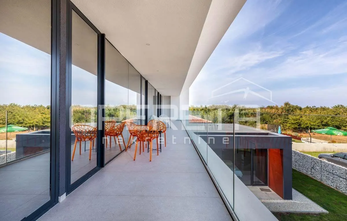 Villa de Lujo en Venta en Liznjan, Croacia - foto 4