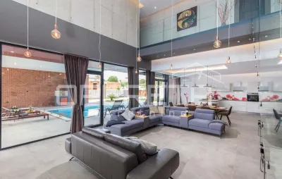 Villa de Lujo en Venta en Liznjan, Croacia - foto 7