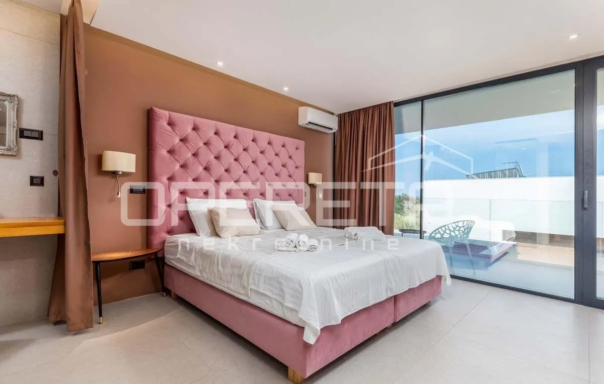 Villa de Lujo en Venta en Liznjan, Croacia - foto 8