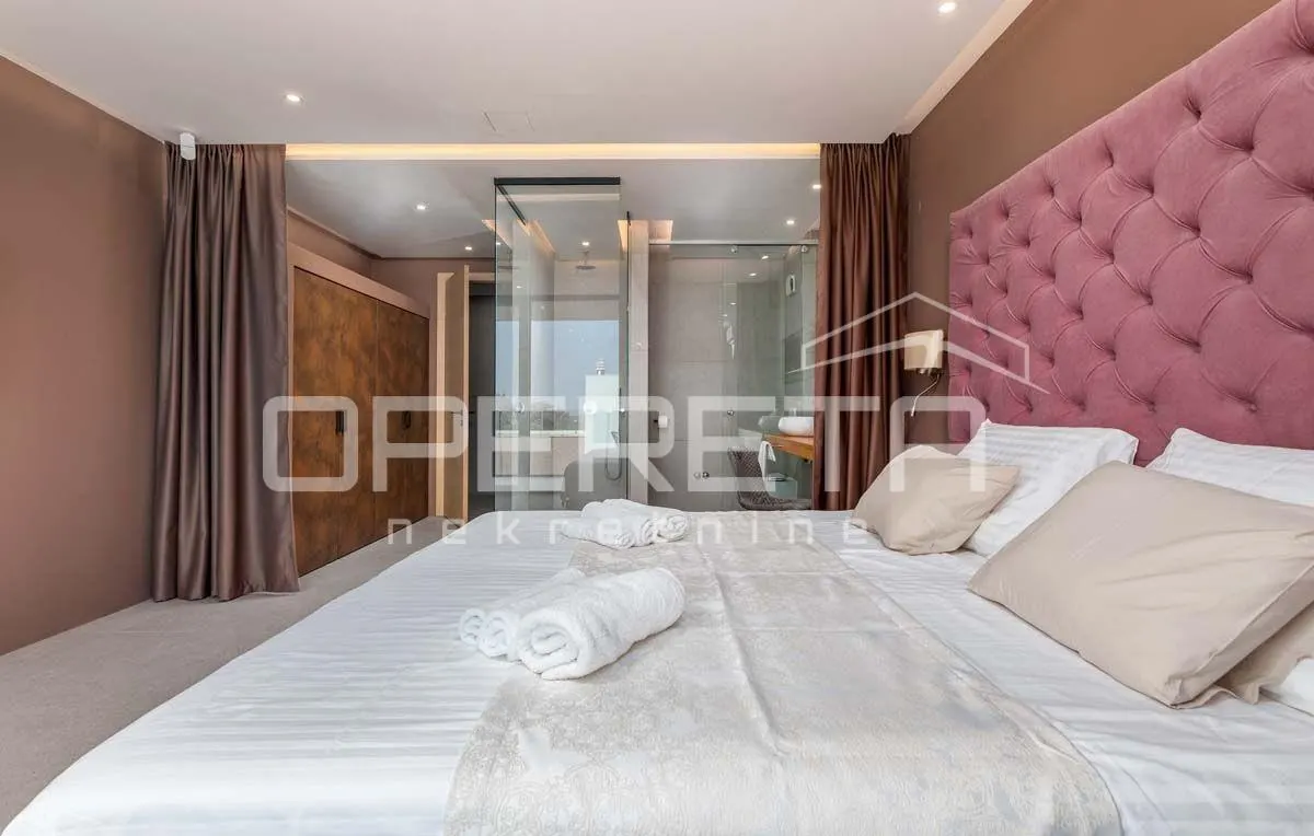 Villa de Lujo en Venta en Liznjan, Croacia - foto 9