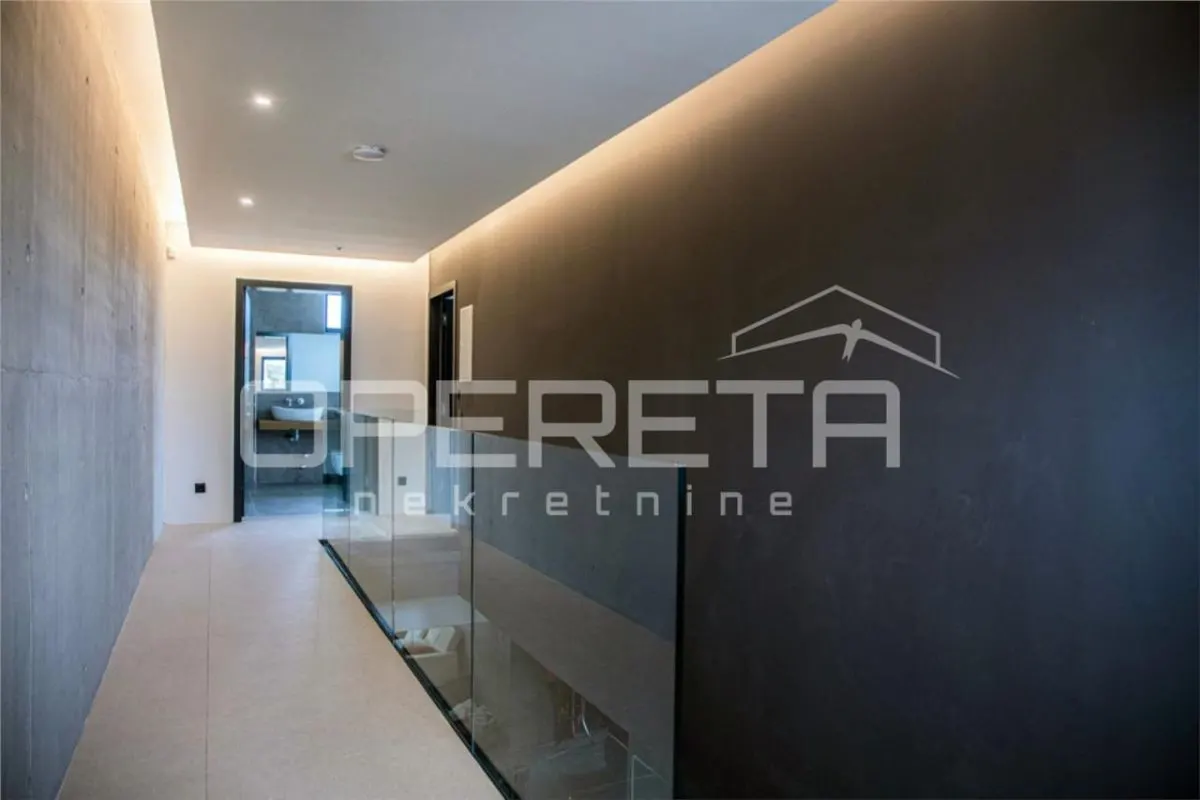 Villa de Lujo Inteligente en Venta en Liznjan, Croacia - foto 15