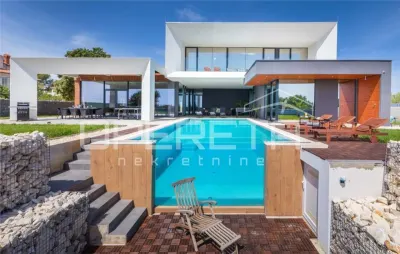 Villa de Lujo Inteligente en Venta en Liznjan, Croacia - foto 3