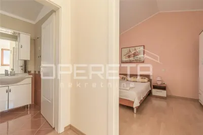 Villa Independiente con Piscina en Venta en Tinjan, Croacia - foto 12