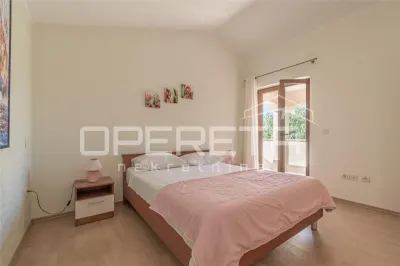 Villa Independiente con Piscina en Venta en Tinjan, Croacia - foto 15