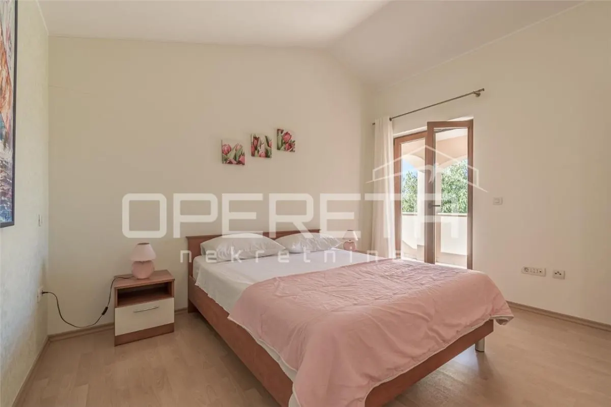 Villa Independiente con Piscina en Venta en Tinjan, Croacia - foto 15