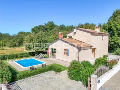 Villa Independiente con Piscina en Venta en Tinjan, Croacia - foto 18