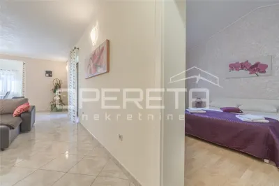 Villa Independiente con Piscina en Venta en Tinjan, Croacia - foto 8
