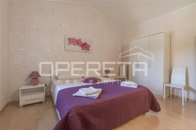 Villa Independiente con Piscina en Venta en Tinjan, Croacia - foto 10
