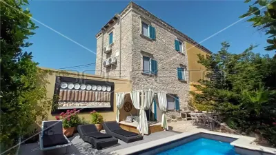 Chalet Pareado con Piscina en Venta en Marcana, Istria, Croacia - Marcana