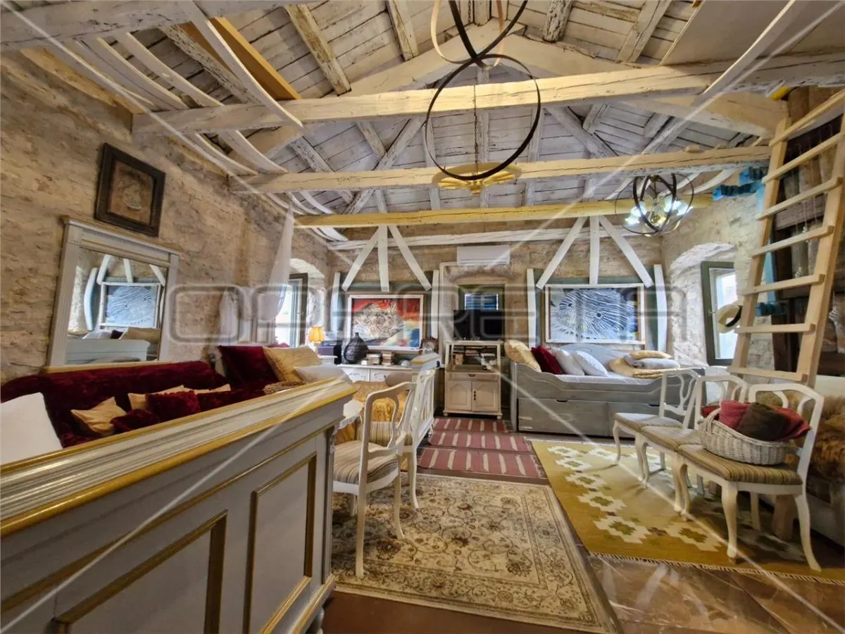 Chalet Pareado con Piscina en Venta en Marcana, Istria, Croacia - foto 14