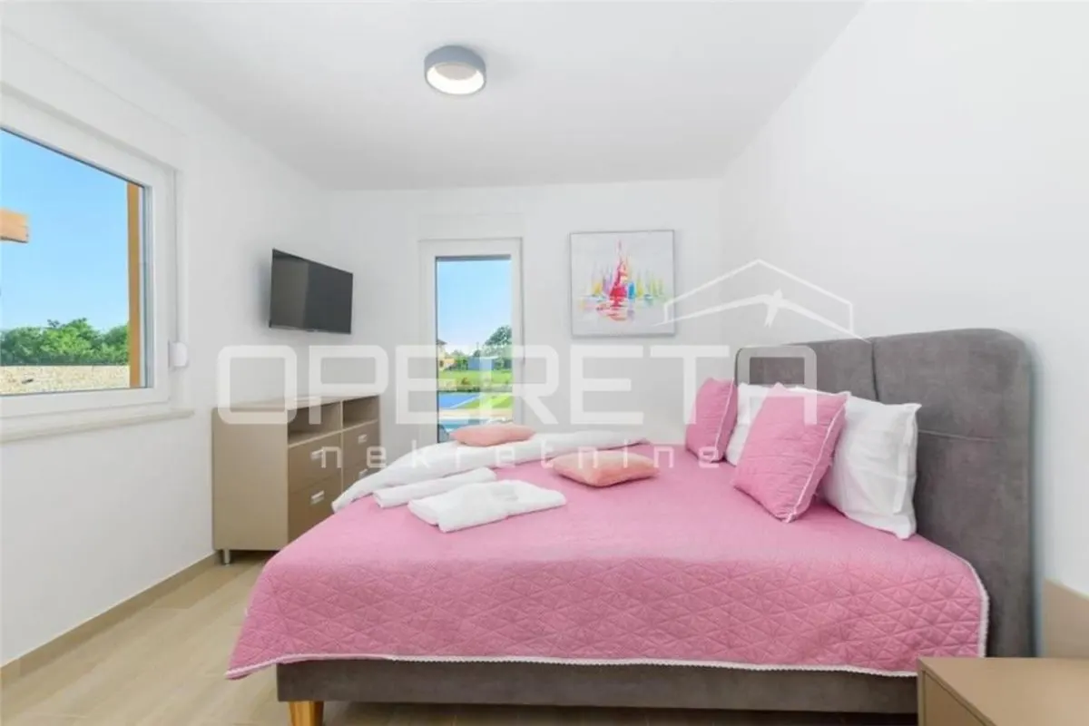Single-Storey Villa with Pool for Sale in Svetvincenat, Croatia - foto 11
