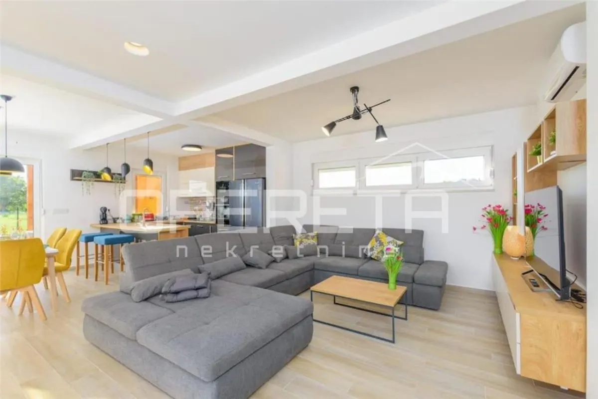 Single-Storey Villa with Pool for Sale in Svetvincenat, Croatia - foto 5