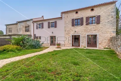 Villa de Piedra Rústica en Venta en Marcana, Istria, Croacia - Marcana