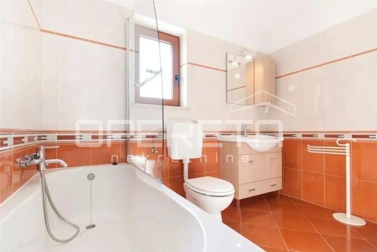 Villa Unifamiliar con Piscina en Venta en Tinjan, Croacia - foto 10