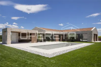 Villa de Lujo en Venta en Brtonigla, Istria, Croacia - foto 2