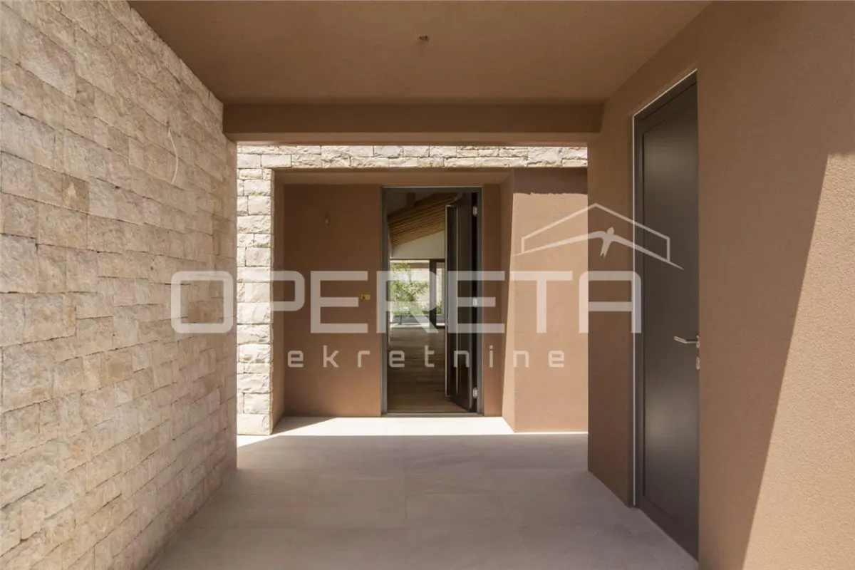 Villa de Lujo en Venta en Brtonigla, Istria, Croacia - foto 11