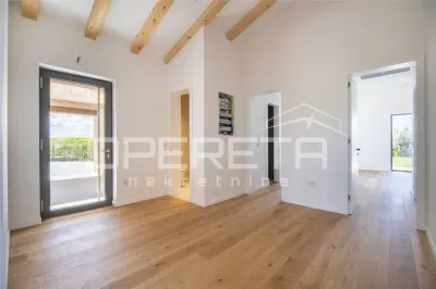 Villa de Lujo en Venta en Brtonigla, Istria, Croacia - foto 13