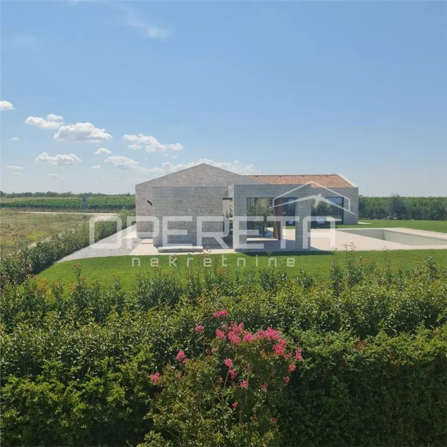 Villa de Lujo en Venta en Brtonigla, Istria, Croacia - foto 14