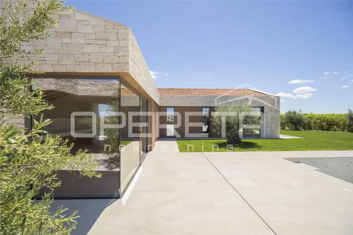 Villa de Lujo en Venta en Brtonigla, Istria, Croacia - foto 19