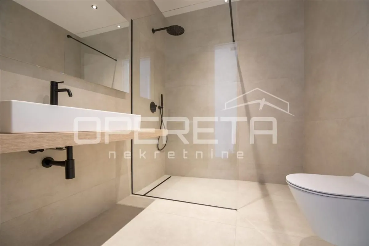 Villa de Lujo en Venta en Brtonigla, Istria, Croacia - foto 20