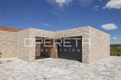 Villa de Lujo en Venta en Brtonigla, Istria, Croacia - foto 23