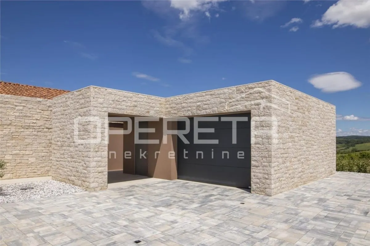 Villa de Lujo en Venta en Brtonigla, Istria, Croacia - foto 23