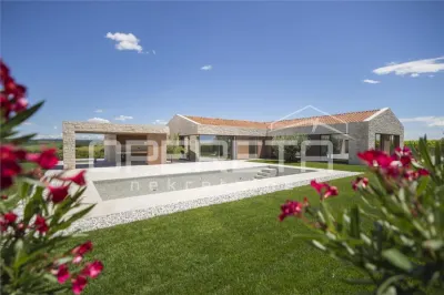 Villa de Lujo en Venta en Brtonigla, Istria, Croacia - foto 5