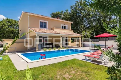 Villa for Sale in Svetvincenat, Croatia - Svetvincenat