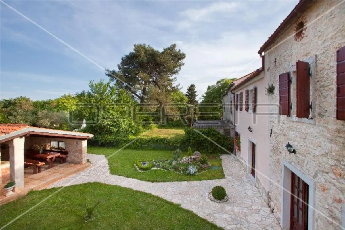 Villa de Piedra Rústica en Venta en Marcana, Istria, Croacia - foto 23
