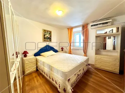 Casa con Tres Apartamentos en Venta en Betina, Croacia - foto 12