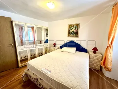 Casa con Tres Apartamentos en Venta en Betina, Croacia - foto 13