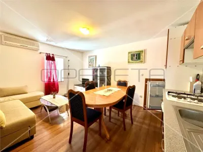 Casa con Tres Apartamentos en Venta en Betina, Croacia - foto 14