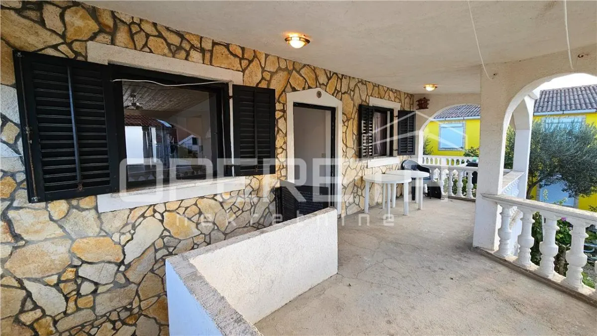 Villa con Dos Apartamentos en Venta en Vir, Croacia - foto 2
