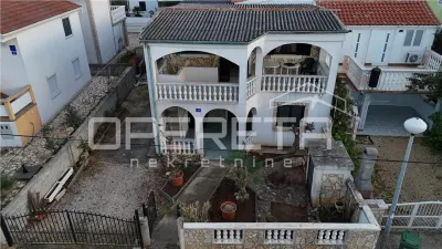 Villa con Dos Apartamentos en Venta en Vir, Croacia - foto 15