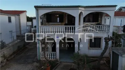 Villa con Dos Apartamentos en Venta en Vir, Croacia - foto 17