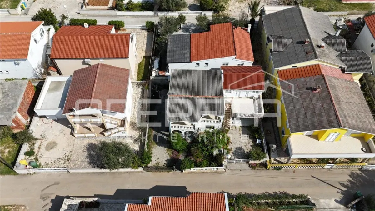 Villa con Dos Apartamentos en Venta en Vir, Croacia - foto 18