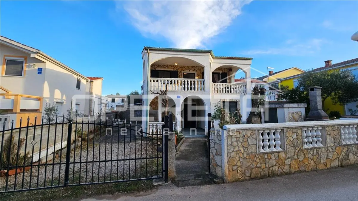 Villa con Dos Apartamentos en Venta en Vir, Croacia - foto 3