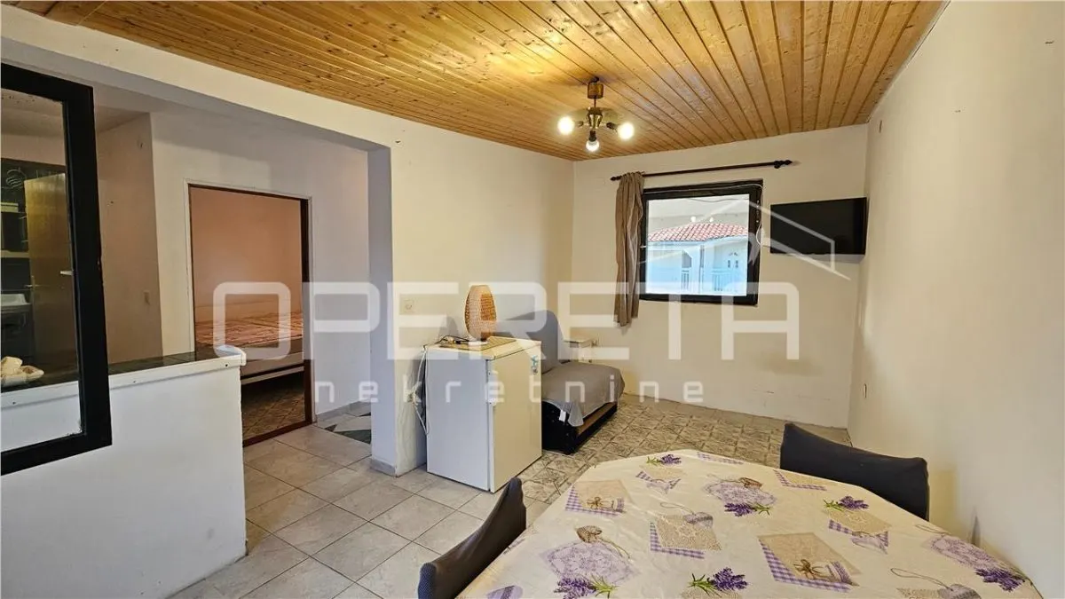 Villa con Dos Apartamentos en Venta en Vir, Croacia - foto 9